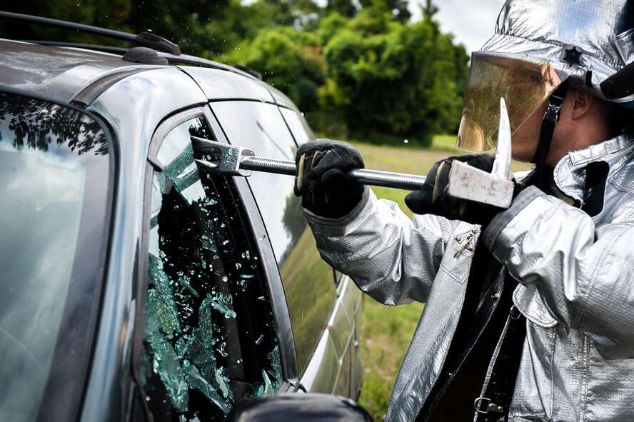 how to unlock a car door without a key